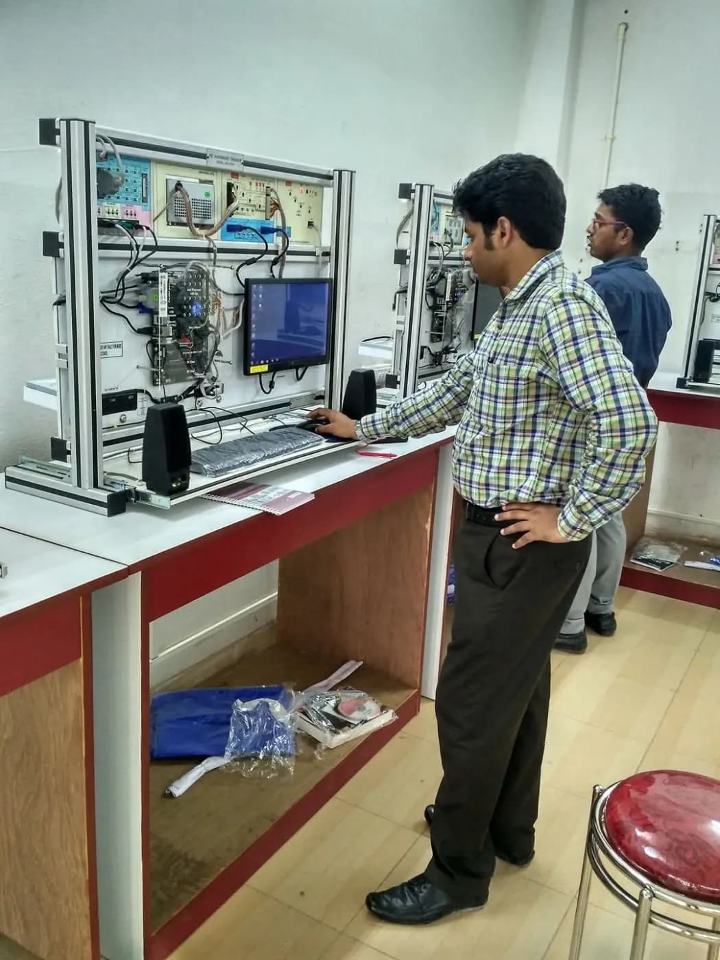 PC hardware trainer